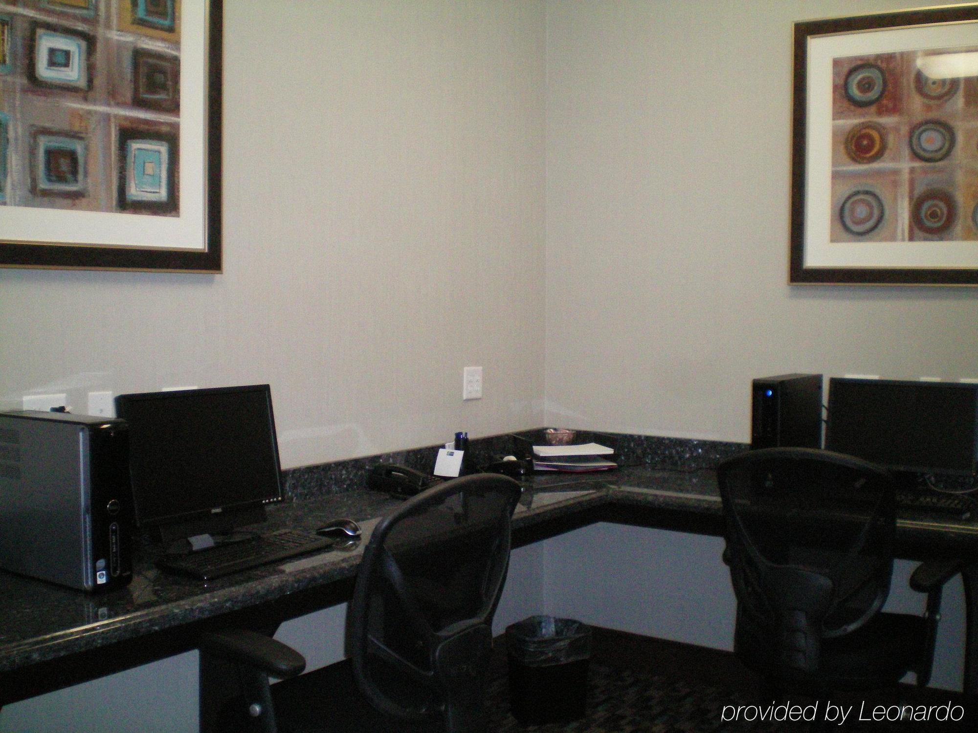 Holiday Inn Express & Suites Cleveland By Ihg Facilities photo